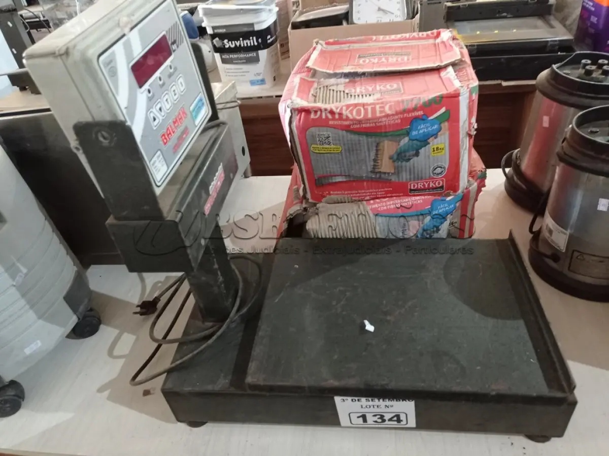LOTE 134 - 01 BALANÇA ELETRÔNICA MARCA BALMAK CAPACIDADE 250KG. (NO ESTADO) ATENÇÃO! FAZER A VISITAÇÃO ANTES DE ARREMATAR, NÃO SABEMOS SE FUNCIONA. LEILÃO NÃO TEM GARANTIA E NEM DEVOLUÇÃO, SUJEITO A POSSÍVEIS AVARIAS VISÍVEIS/OCULTAS E/OU AUSÊNCIA DE COMPONENTES.