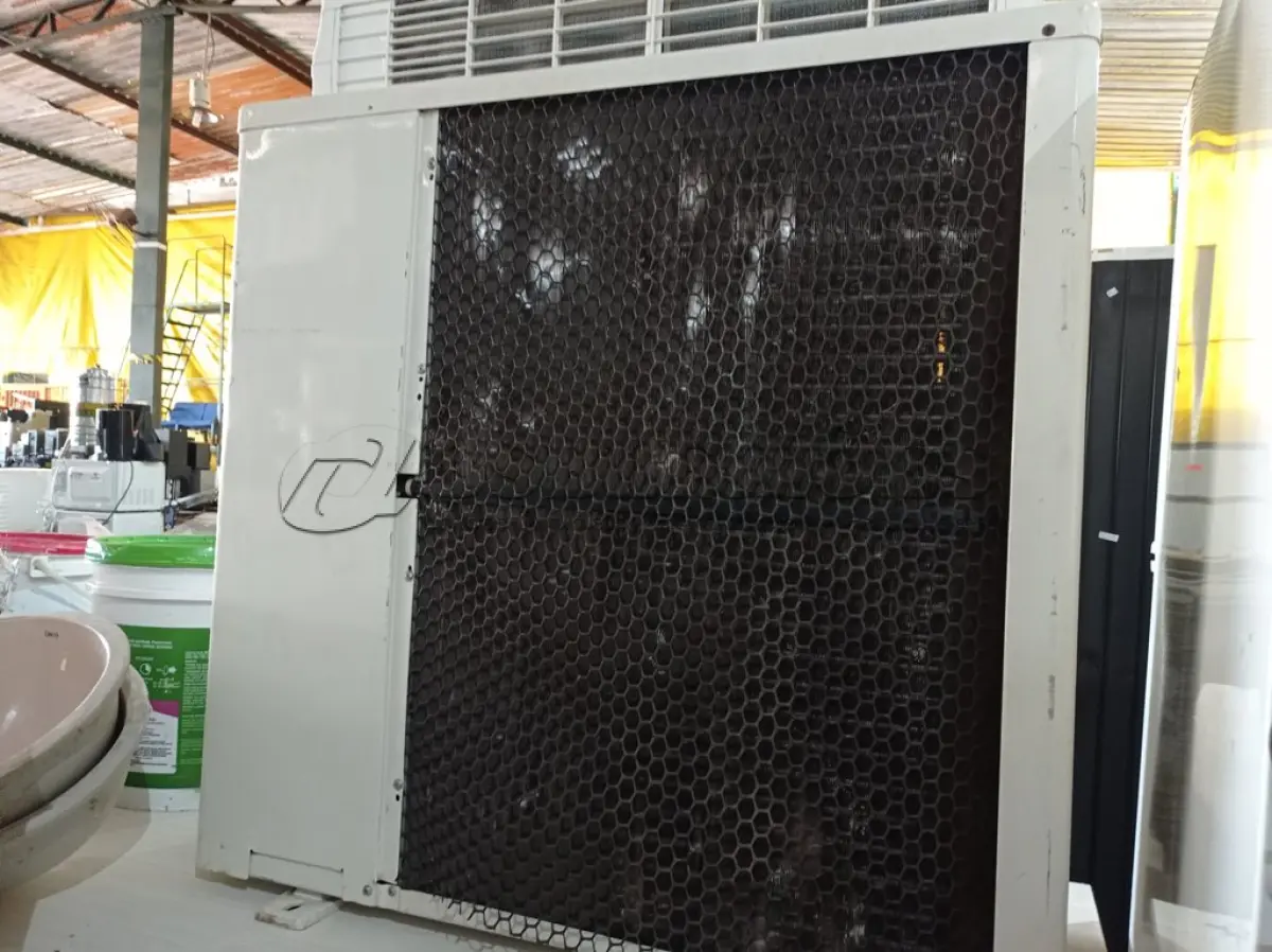 LOTE 144 - 01 AR-CONDICIONADO MARCA CARRIER 12000BTU. (NO ESTADO) ATENÇÃO! FAZER A VISITAÇÃO ANTES DE ARREMATAR, NÃO SABEMOS SE FUNCIONA. LEILÃO NÃO TEM GARANTIA E NEM DEVOLUÇÃO, SUJEITO A POSSÍVEIS AVARIAS VISÍVEIS/OCULTAS E/OU AUSÊNCIA DE COMPONENTES.