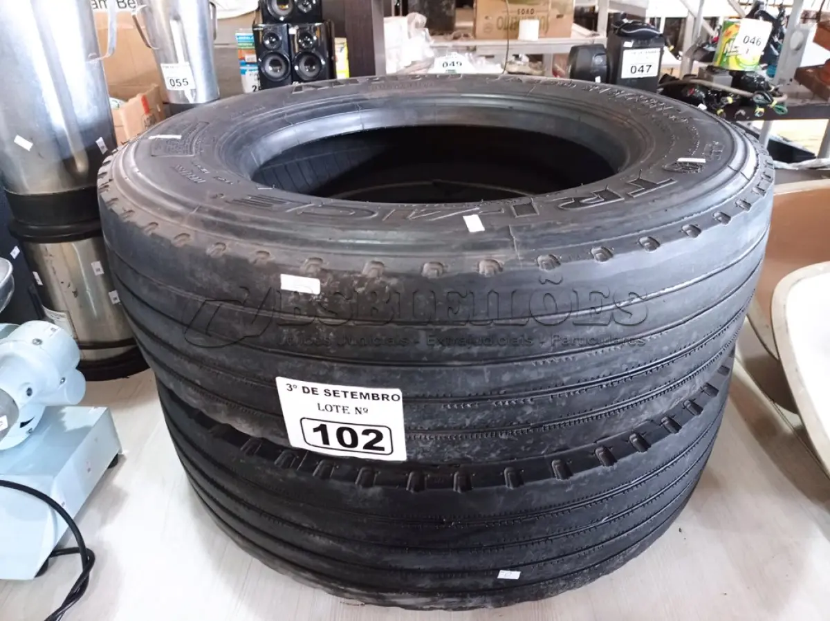 LOTE 102 - 02 PNEUS PARA CAMINHÃO ¾ 215/75/17.5. (NO ESTADO) ATENÇÃO! FAZER A VISITAÇÃO ANTES DE ARREMATAR, NÃO SABEMOS SE FUNCIONA. LEILÃO NÃO TEM GARANTIA E NEM DEVOLUÇÃO, SUJEITO A POSSÍVEIS AVARIAS VISÍVEIS/OCULTAS E/OU AUSÊNCIA DE COMPONENTES.
