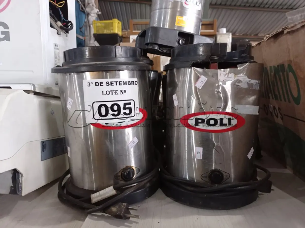 LOTE 095 - 07 BASES DE LIQUIDIFICADOR INDUSTRIAL MARCAS E MODELOS DIVERSOS. (NO ESTADO) ATENÇÃO! FAZER A VISITAÇÃO ANTES DE ARREMATAR, NÃO SABEMOS SE FUNCIONA. LEILÃO NÃO TEM GARANTIA E NEM DEVOLUÇÃO, SUJEITO A POSSÍVEIS AVARIAS VISÍVEIS/OCULTAS E/OU AUSÊNCIA DE COMPONENTES.