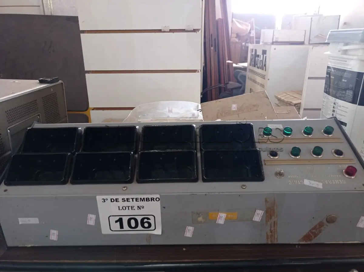 LOTE 106 - 01 LOTE COM ELETRÔNICOS DIVERSOS. (NO ESTADO) ATENÇÃO! FAZER A VISITAÇÃO ANTES DE ARREMATAR, NÃO SABEMOS SE FUNCIONA. LEILÃO NÃO TEM GARANTIA E NEM DEVOLUÇÃO, SUJEITO A POSSÍVEIS AVARIAS VISÍVEIS/OCULTAS E/OU AUSÊNCIA DE COMPONENTES.
