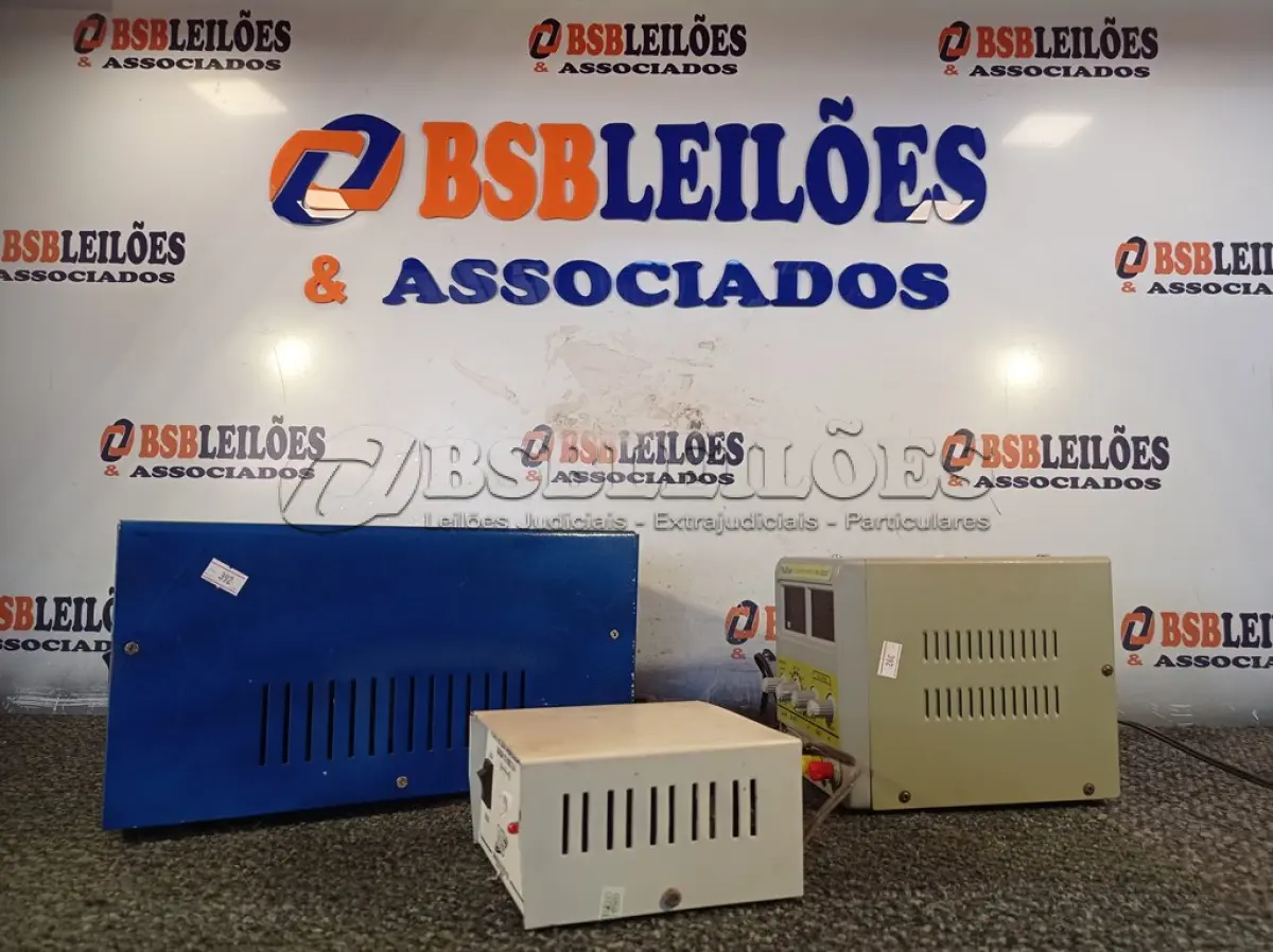 LOTE 044 - 01 ESTABILIZADOR E 02 FONTES MARCAS E MODELOS DIVERSOS. (NO ESTADO) ATENÇÃO! FAZER A VISITAÇÃO ANTES DE ARREMATAR, NÃO SABEMOS SE FUNCIONA. LEILÃO NÃO TEM GARANTIA E NEM DEVOLUÇÃO, SUJEITO A POSSÍVEIS AVARIAS VISÍVEIS/OCULTAS E/OU AUSÊNCIA DE COMPONENTES.