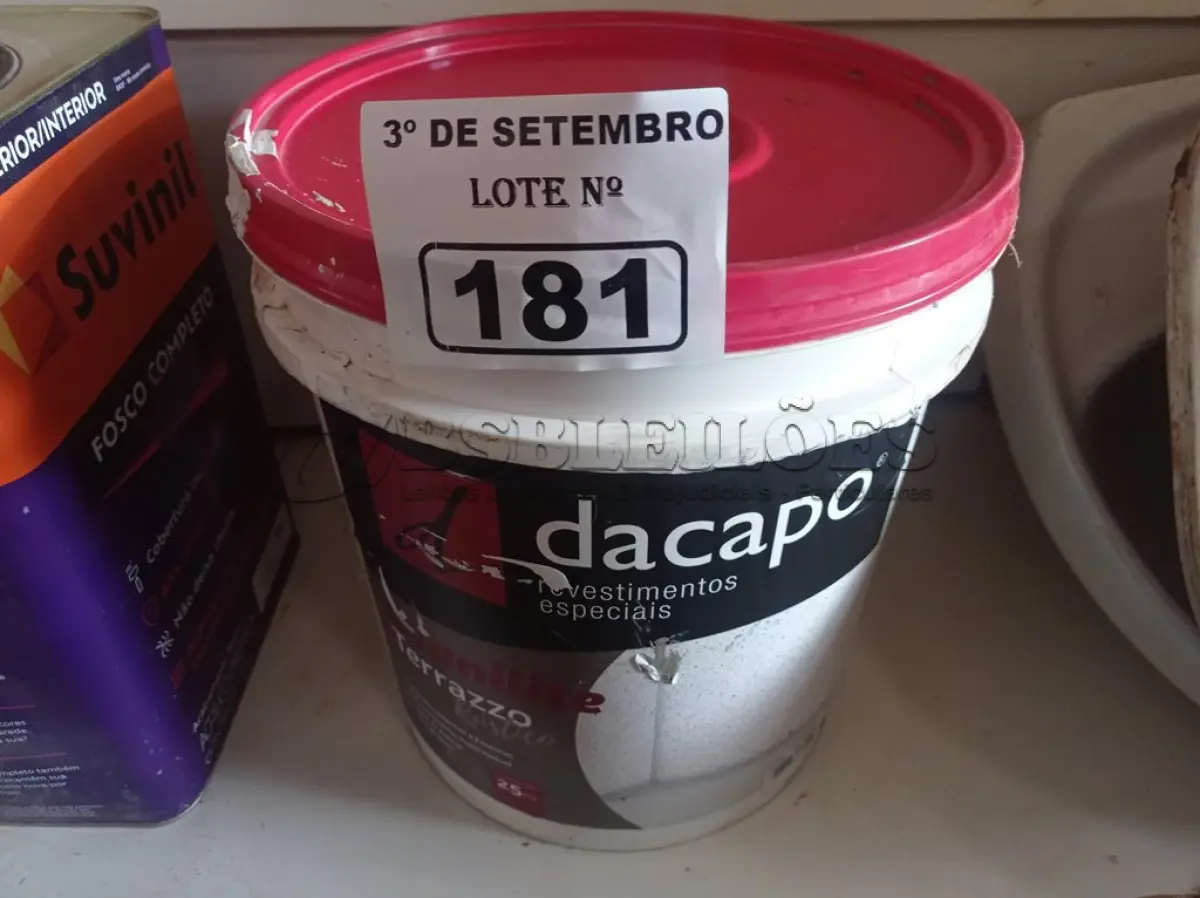 LOTE 181 - 01 BALDE DE CIMENTO QUEIMADO DACAPÓ 25KG. (NO ESTADO) ATENÇÃO! FAZER A VISITAÇÃO ANTES DE ARREMATAR, NÃO SABEMOS SE FUNCIONA. LEILÃO NÃO TEM GARANTIA E NEM DEVOLUÇÃO, SUJEITO A POSSÍVEIS AVARIAS VISÍVEIS/OCULTAS E/OU AUSÊNCIA DE COMPONENTES.