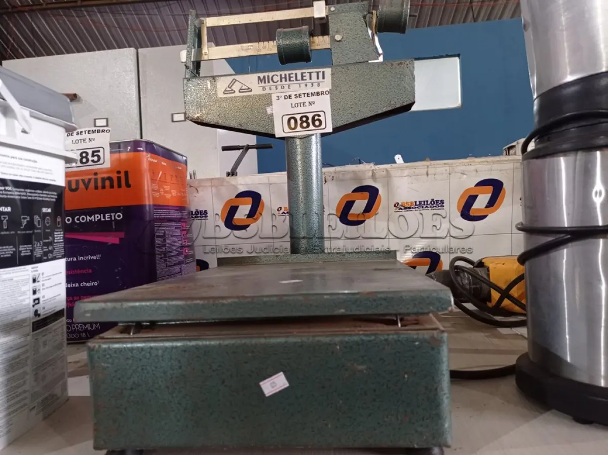 LOTE 086 - 01 BALANÇA ANALÓGICA MARCA MICHELETTI CAPACIDADE 150KG. (NO ESTADO) ATENÇÃO! FAZER A VISITAÇÃO ANTES DE ARREMATAR, NÃO SABEMOS SE FUNCIONA. LEILÃO NÃO TEM GARANTIA E NEM DEVOLUÇÃO, SUJEITO A POSSÍVEIS AVARIAS VISÍVEIS/OCULTAS E/OU AUSÊNCIA DE COMPONENTES.