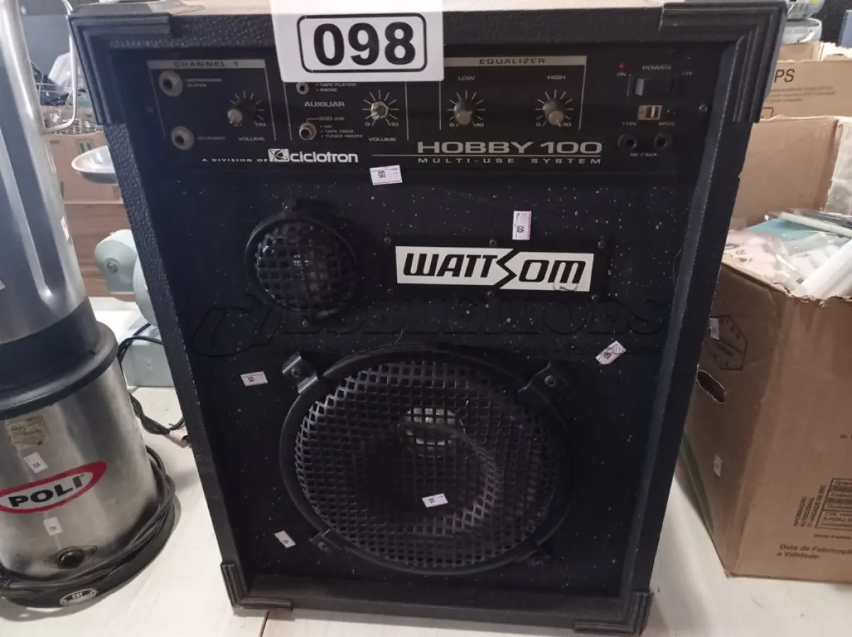 LOTE 098 - 01 CAIXA DE SOM HOBBY 100 WATTSON. (NO ESTADO) ATENÇÃO! FAZER A VISITAÇÃO ANTES DE ARREMATAR, NÃO SABEMOS SE FUNCIONA. LEILÃO NÃO TEM GARANTIA E NEM DEVOLUÇÃO, SUJEITO A POSSÍVEIS AVARIAS VISÍVEIS/OCULTAS E/OU AUSÊNCIA DE COMPONENTES.
