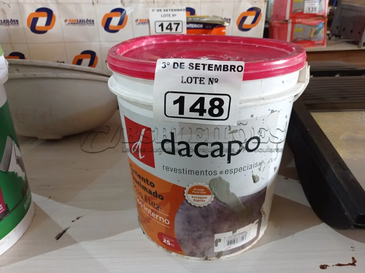 LOTE 148 - 01 BALDE DE CIMENTO QUEIMADO DACAPÓ 25KG. (NO ESTADO) ATENÇÃO! FAZER A VISITAÇÃO ANTES DE ARREMATAR, NÃO SABEMOS SE FUNCIONA. LEILÃO NÃO TEM GARANTIA E NEM DEVOLUÇÃO, SUJEITO A POSSÍVEIS AVARIAS VISÍVEIS/OCULTAS E/OU AUSÊNCIA DE COMPONENTES.