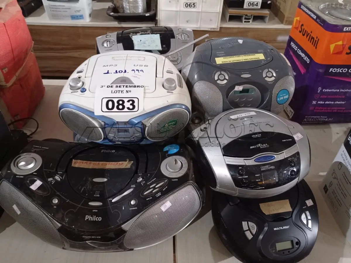 LOTE 083 - 10 APARELHOS DE SOM MARCAS E MODELOS DIVERSOS COM AVARIAS. (NO ESTADO) ATENÇÃO! FAZER A VISITAÇÃO ANTES DE ARREMATAR, NÃO SABEMOS SE FUNCIONA. LEILÃO NÃO TEM GARANTIA E NEM DEVOLUÇÃO, SUJEITO A POSSÍVEIS AVARIAS VISÍVEIS/OCULTAS E/OU AUSÊNCIA DE COMPONENTES.