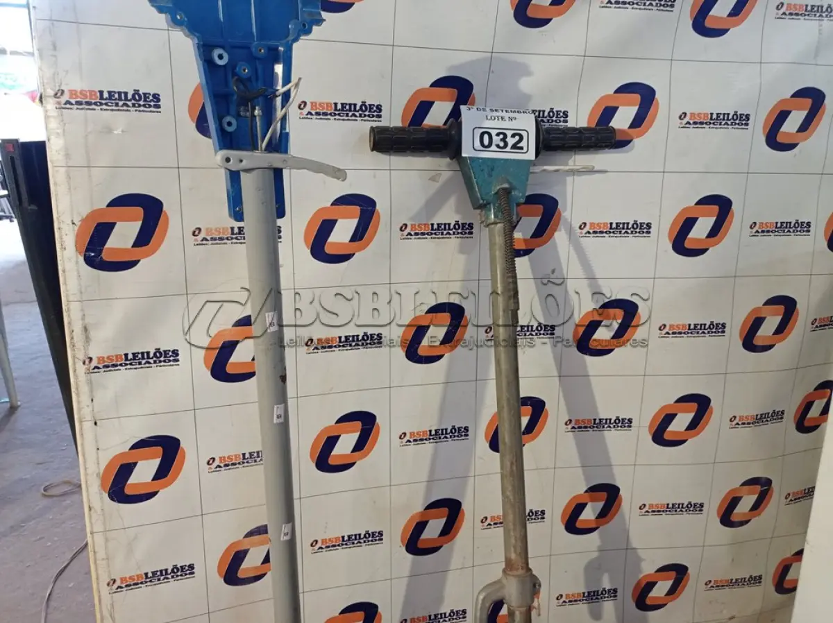 LOTE 032 - 02 ENCERADEIRAS INDUSTRIAIS MARCAS E MODELOS DIVERSOS COM AVARIAS. (NO ESTADO) ATENÇÃO! FAZER A VISITAÇÃO ANTES DE ARREMATAR, NÃO SABEMOS SE FUNCIONA. LEILÃO NÃO TEM GARANTIA E NEM DEVOLUÇÃO, SUJEITO A POSSÍVEIS AVARIAS VISÍVEIS/OCULTAS E/OU AUSÊNCIA DE COMPONENTES.
