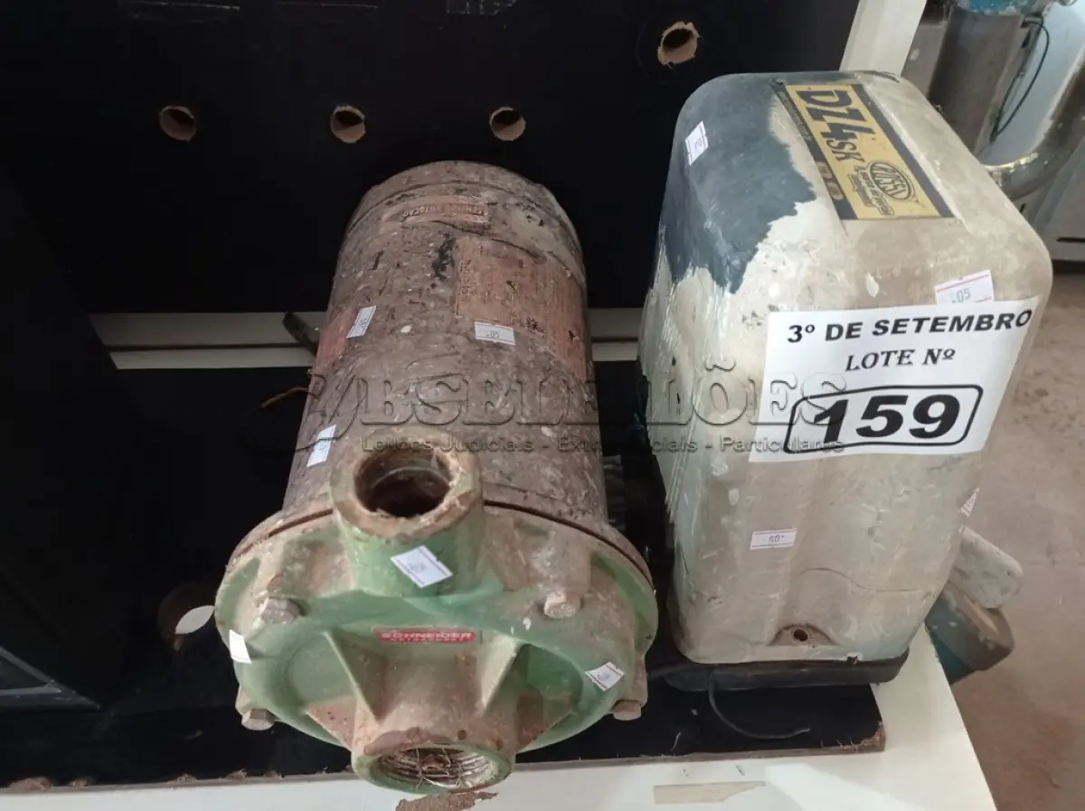 LOTE 159 - 01 BOMBA D’AGUA E MOTOR PARA PORTÃO. (NO ESTADO) ATENÇÃO! FAZER A VISITAÇÃO ANTES DE ARREMATAR, NÃO SABEMOS SE FUNCIONA. LEILÃO NÃO TEM GARANTIA E NEM DEVOLUÇÃO, SUJEITO A POSSÍVEIS AVARIAS VISÍVEIS/OCULTAS E/OU AUSÊNCIA DE COMPONENTES.