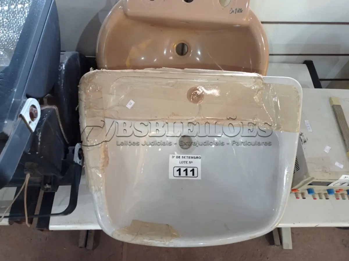 LOTE 111 - 02 CUBAS MARCAS E MODELOS DIVERSOS. (NO ESTADO) ATENÇÃO! FAZER A VISITAÇÃO ANTES DE ARREMATAR, NÃO SABEMOS SE FUNCIONA. LEILÃO NÃO TEM GARANTIA E NEM DEVOLUÇÃO, SUJEITO A POSSÍVEIS AVARIAS VISÍVEIS/OCULTAS E/OU AUSÊNCIA DE COMPONENTES.