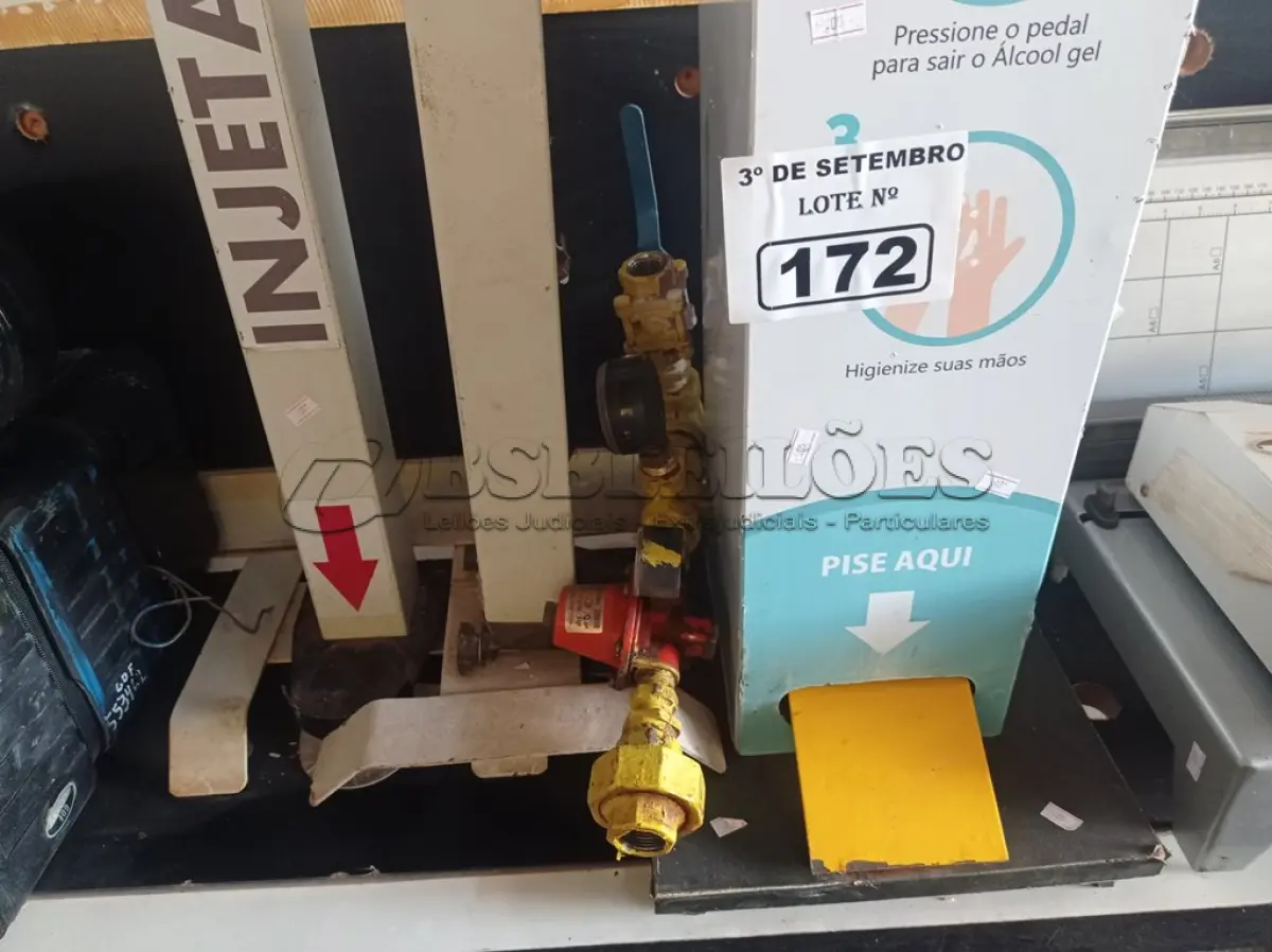 LOTE 172 - 02 DISPENSES PARA ÁLCOOL EM GEL E VÁRIAS CONEXÕES DE GÁS. (NO ESTADO) ATENÇÃO! FAZER A VISITAÇÃO ANTES DE ARREMATAR, NÃO SABEMOS SE FUNCIONA. LEILÃO NÃO TEM GARANTIA E NEM DEVOLUÇÃO, SUJEITO A POSSÍVEIS AVARIAS VISÍVEIS/OCULTAS E/OU AUSÊNCIA DE COMPONENTES.