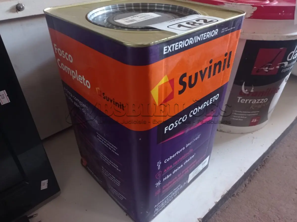 LOTE 182 - 01 LATA DE TINTA SUVINIL INTERIORES /EXTERIORES SEM CHEIRO 18L NA COR FOSCO BRANCO NEVE. (NO ESTADO) ATENÇÃO! FAZER A VISITAÇÃO ANTES DE ARREMATAR, NÃO SABEMOS SE FUNCIONA. LEILÃO NÃO TEM GARANTIA E NEM DEVOLUÇÃO, SUJEITO A POSSÍVEIS AVARIAS VISÍVEIS/OCULTAS E/OU AUSÊNCIA DE COMPONENTES.