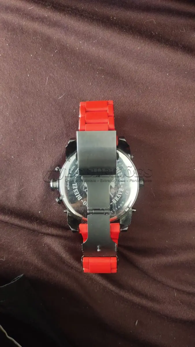 LOTE 676 - RELÓGIO MASCULINO DIESEL DZ VERMELHO FUNCIONANDO PERFEITAMENTE ORIGINAL. (NO ESTADO) 