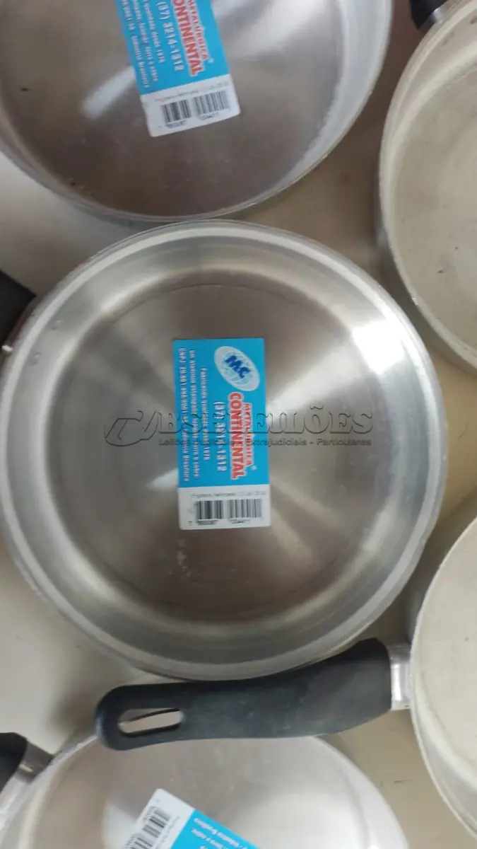 LOTE 688 - LOTE COM 5 FRIGIDEIRAS NOVAS SEM USO. (NO ESTADO)