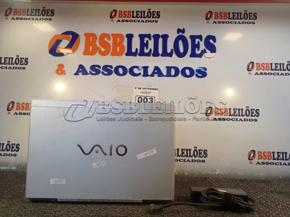 LOTE 003 - 01 NOTEBOOK SONY VAIO I5, 4GB TELA QUEBRADA COM FONTE. (NO ESTADO) ATENÇÃO! FAZER A VISITAÇÃO ANTES DE ARREMATAR, NÃO SABEMOS SE FUNCIONA. LEILÃO NÃO TEM GARANTIA E NEM DEVOLUÇÃO, SUJEITO A POSSÍVEIS AVARIAS VISÍVEIS/OCULTAS E/OU AUSÊNCIA DE COMPONENTES.
