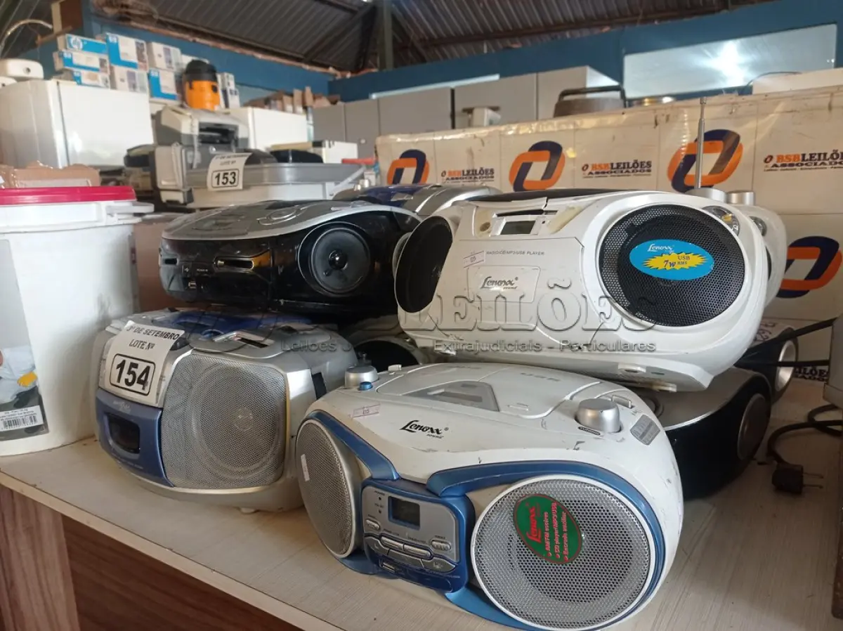 LOTE 154 - 10 APARELHOS DE SOM MARCAS E MODELOS DIVERSOS COM AVARIAS. (NO ESTADO) ATENÇÃO! FAZER A VISITAÇÃO ANTES DE ARREMATAR, NÃO SABEMOS SE FUNCIONA. LEILÃO NÃO TEM GARANTIA E NEM DEVOLUÇÃO, SUJEITO A POSSÍVEIS AVARIAS VISÍVEIS/OCULTAS E/OU AUSÊNCIA DE COMPONENTES.