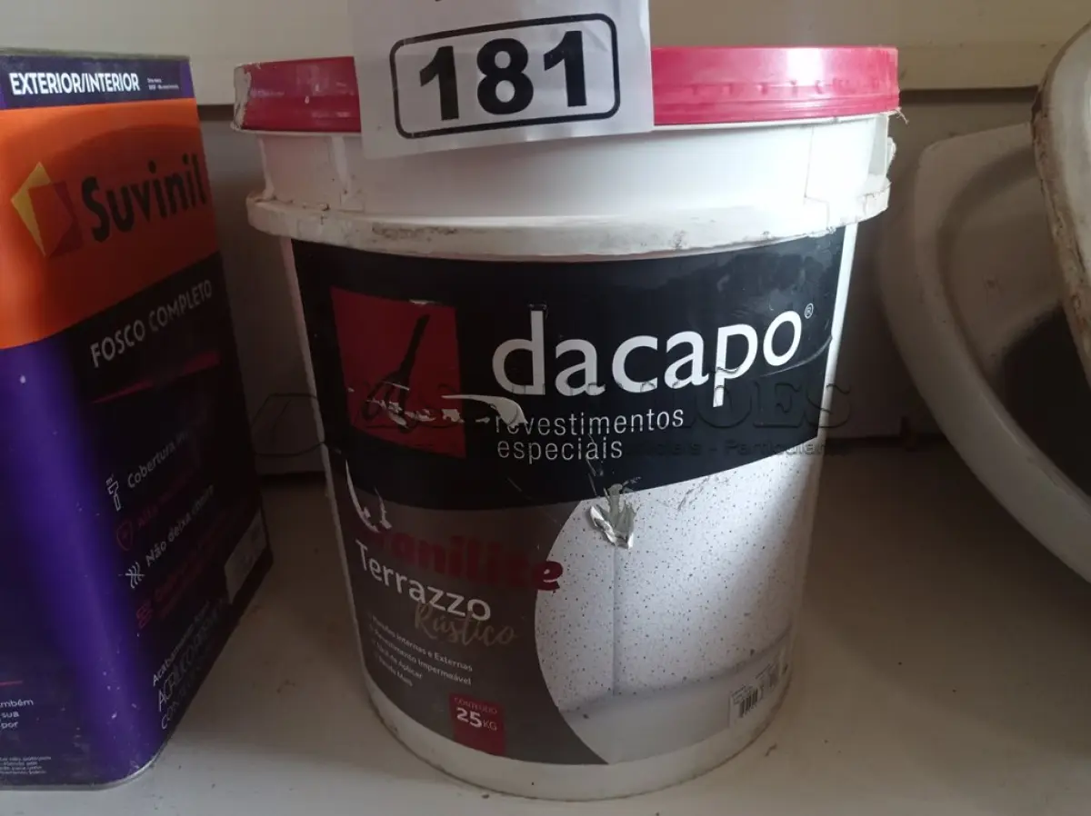 LOTE 181 - 01 BALDE DE CIMENTO QUEIMADO DACAPÓ 25KG. (NO ESTADO) ATENÇÃO! FAZER A VISITAÇÃO ANTES DE ARREMATAR, NÃO SABEMOS SE FUNCIONA. LEILÃO NÃO TEM GARANTIA E NEM DEVOLUÇÃO, SUJEITO A POSSÍVEIS AVARIAS VISÍVEIS/OCULTAS E/OU AUSÊNCIA DE COMPONENTES.