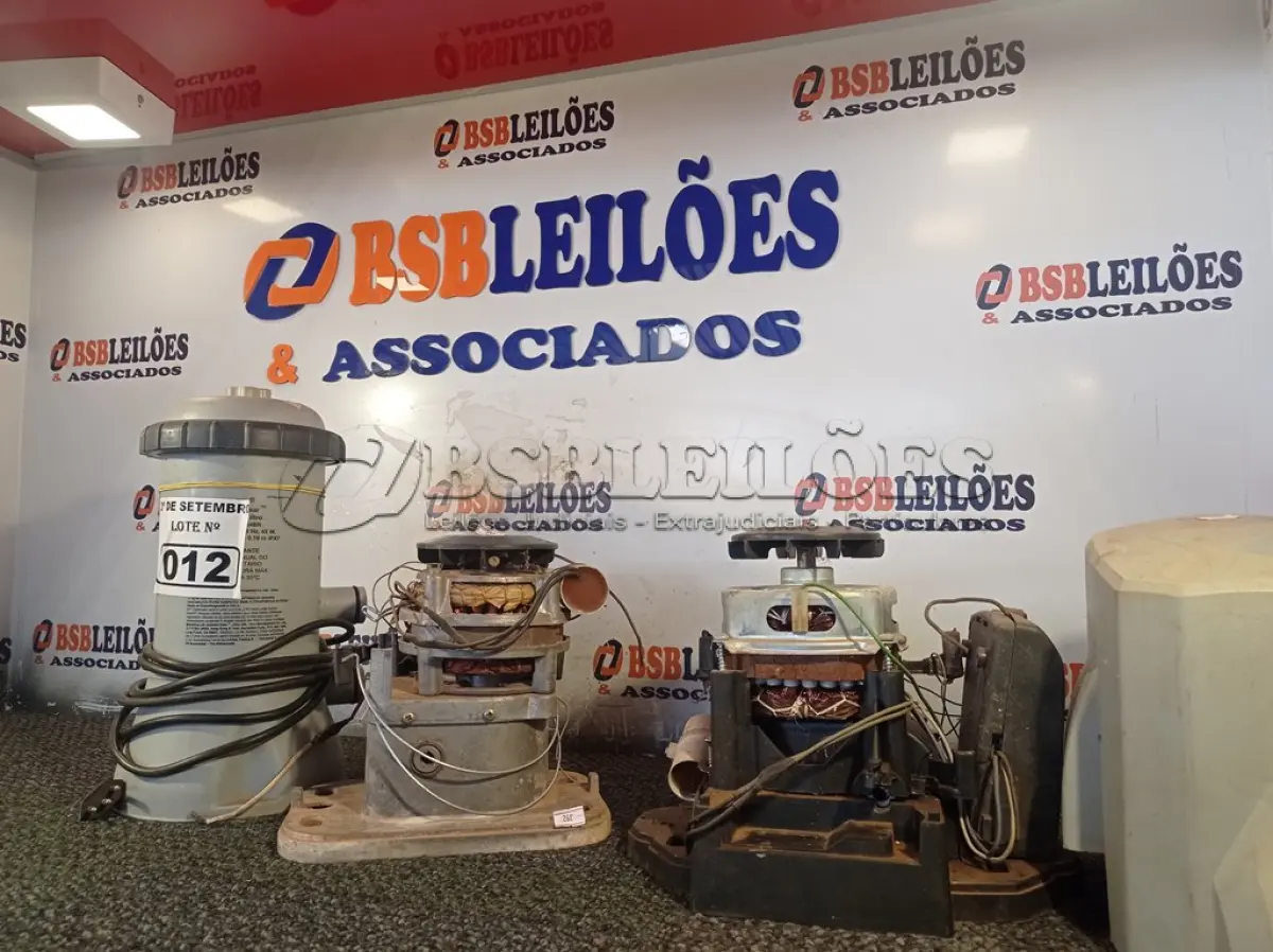 LOTE 012 - 01 BOMBA FILTRO E 02 MOTORES PARA PORTÃO MARCAS E MODELOS DIVERSOS. (NO ESTADO) ATENÇÃO! FAZER A VISITAÇÃO ANTES DE ARREMATAR, NÃO SABEMOS SE FUNCIONA. LEILÃO NÃO TEM GARANTIA E NEM DEVOLUÇÃO, SUJEITO A POSSÍVEIS AVARIAS VISÍVEIS/OCULTAS E/OU AUSÊNCIA DE COMPONENTES.