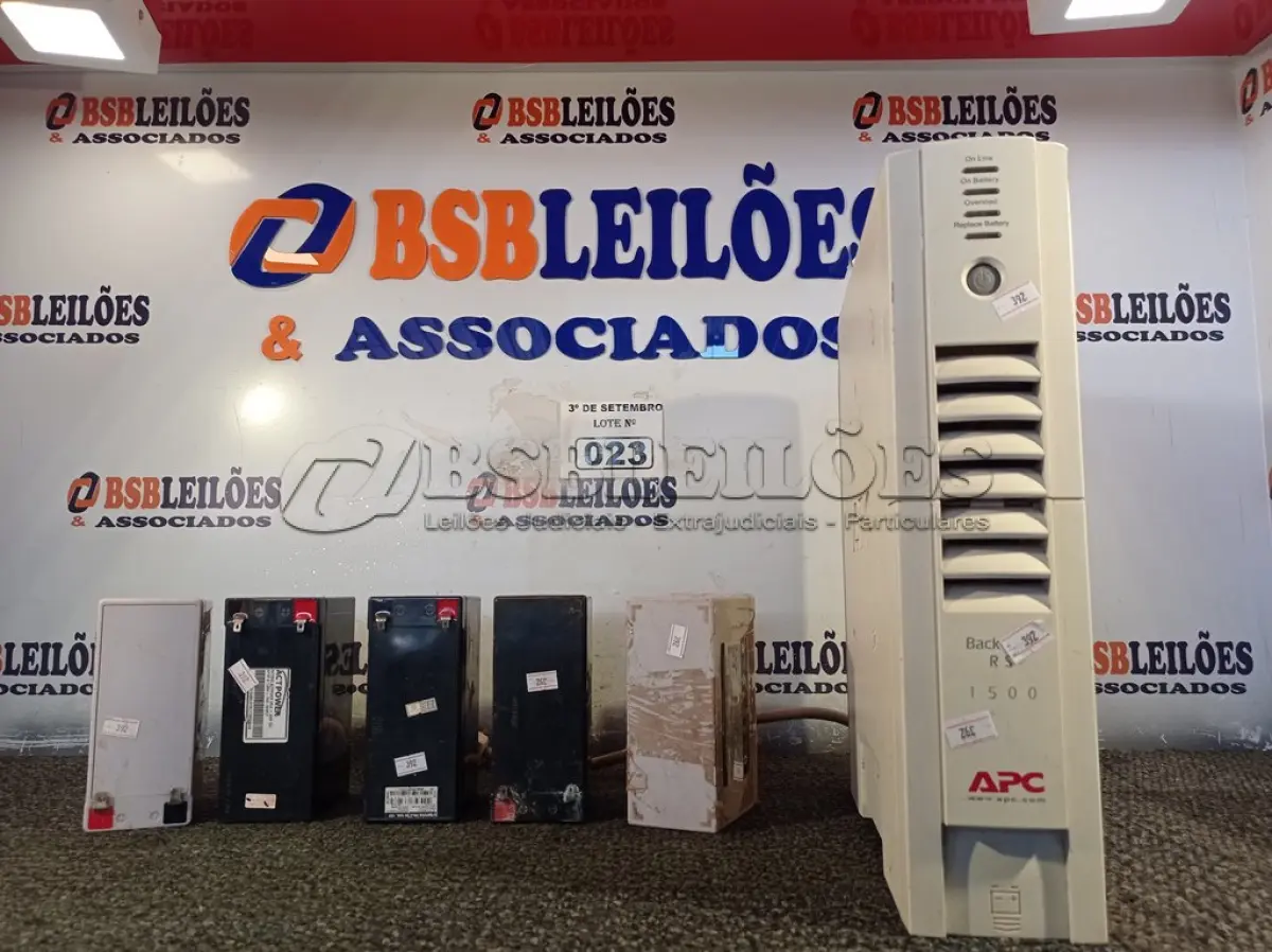LOTE 023 - 01 NOBREAK APC E 05 SUCATAS DE BATERIAS 12V. (NO ESTADO) ATENÇÃO! FAZER A VISITAÇÃO ANTES DE ARREMATAR, NÃO SABEMOS SE FUNCIONA. LEILÃO NÃO TEM GARANTIA E NEM DEVOLUÇÃO, SUJEITO A POSSÍVEIS AVARIAS VISÍVEIS/OCULTAS E/OU AUSÊNCIA DE COMPONENTES.