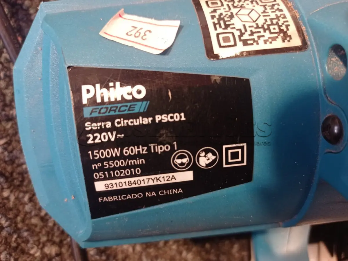 LOTE 009 - 01 SERRA CIRCULAR MARCA PHILCO 1500W 220V. (NO ESTADO) ATENÇÃO! FAZER A VISITAÇÃO ANTES DE ARREMATAR, NÃO SABEMOS SE FUNCIONA. LEILÃO NÃO TEM GARANTIA E NEM DEVOLUÇÃO, SUJEITO A POSSÍVEIS AVARIAS VISÍVEIS/OCULTAS E/OU AUSÊNCIA DE COMPONENTES.