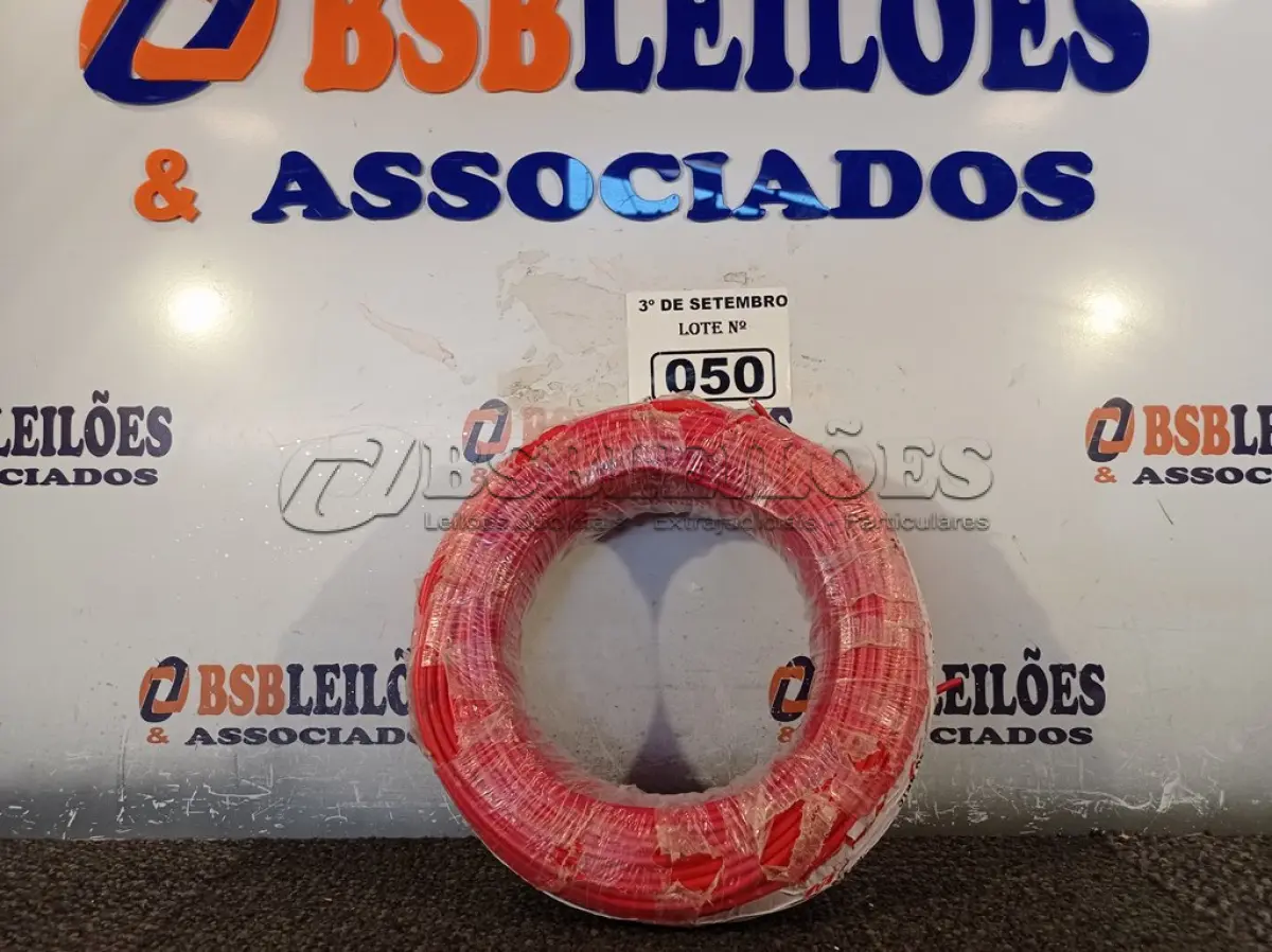 LOTE 050 - 01 ROLO DE CABO FLEXÍVEL 100M, 4MM NA COR VERMELHA. (NO ESTADO) ATENÇÃO! FAZER A VISITAÇÃO ANTES DE ARREMATAR, NÃO SABEMOS SE FUNCIONA. LEILÃO NÃO TEM GARANTIA E NEM DEVOLUÇÃO, SUJEITO A POSSÍVEIS AVARIAS VISÍVEIS/OCULTAS E/OU AUSÊNCIA DE COMPONENTES.