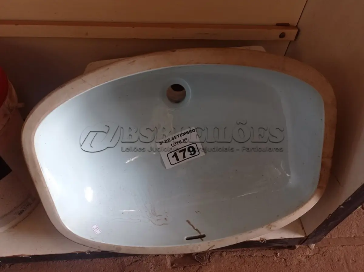 LOTE 179 - 02 CUBAS MARCAS E MODELOS DIVERSOS. (NO ESTADO) ATENÇÃO! FAZER A VISITAÇÃO ANTES DE ARREMATAR, NÃO SABEMOS SE FUNCIONA. LEILÃO NÃO TEM GARANTIA E NEM DEVOLUÇÃO, SUJEITO A POSSÍVEIS AVARIAS VISÍVEIS/OCULTAS E/OU AUSÊNCIA DE COMPONENTES.