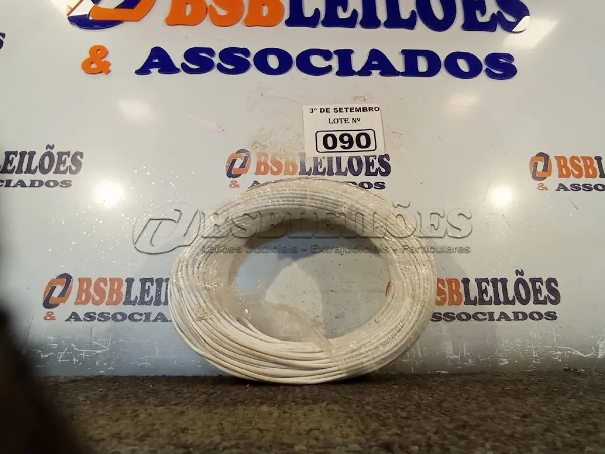 LOTE 090 - 01 ROLO DE CABO FLEXÍVEL 100M, 2,5MM NA COR BRANCA. (NO ESTADO) ATENÇÃO! FAZER A VISITAÇÃO ANTES DE ARREMATAR, NÃO SABEMOS SE FUNCIONA. LEILÃO NÃO TEM GARANTIA E NEM DEVOLUÇÃO, SUJEITO A POSSÍVEIS AVARIAS VISÍVEIS/OCULTAS E/OU AUSÊNCIA DE COMPONENTES.
