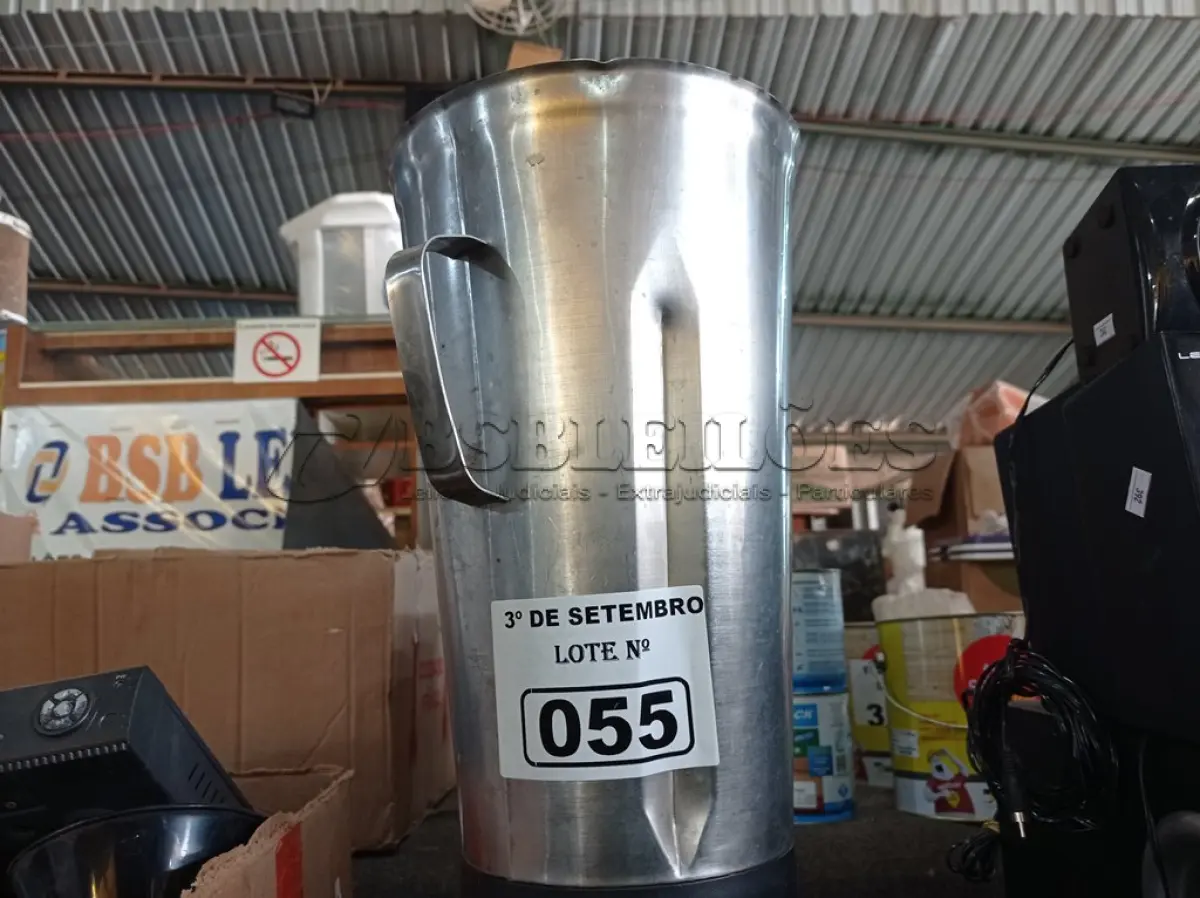 LOTE 055 - 01 LIQUIDIFICADOR INDUSTRIAL MARCA POLI. (NO ESTADO) ATENÇÃO! FAZER A VISITAÇÃO ANTES DE ARREMATAR, NÃO SABEMOS SE FUNCIONA. LEILÃO NÃO TEM GARANTIA E NEM DEVOLUÇÃO, SUJEITO A POSSÍVEIS AVARIAS VISÍVEIS/OCULTAS E/OU AUSÊNCIA DE COMPONENTES.