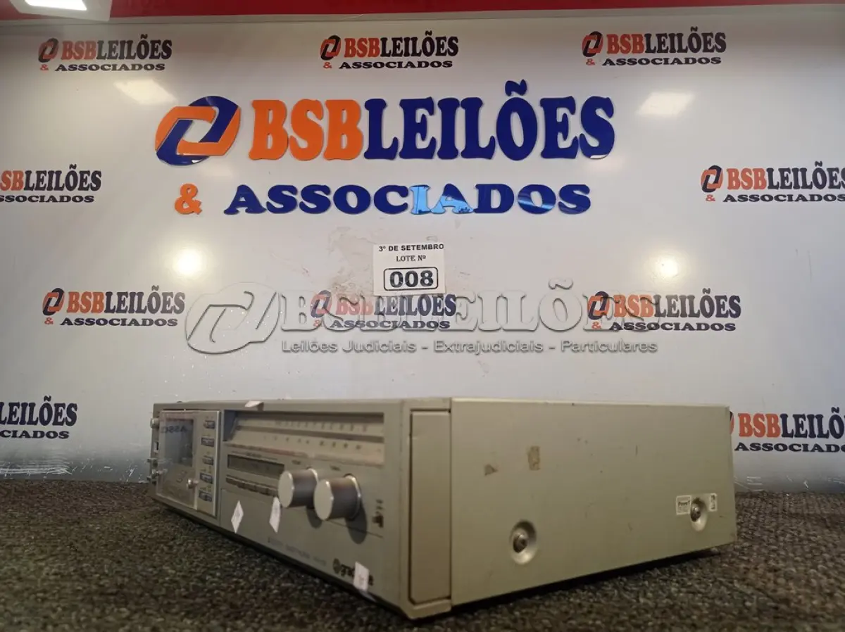 LOTE 008 - 01 CASSETE RECEIVER GRADIENTE NSA-500. (NO ESTADO) ATENÇÃO! FAZER A VISITAÇÃO ANTES DE ARREMATAR, NÃO SABEMOS SE FUNCIONA. LEILÃO NÃO TEM GARANTIA E NEM DEVOLUÇÃO, SUJEITO A POSSÍVEIS AVARIAS VISÍVEIS/OCULTAS E/OU AUSÊNCIA DE COMPONENTES.