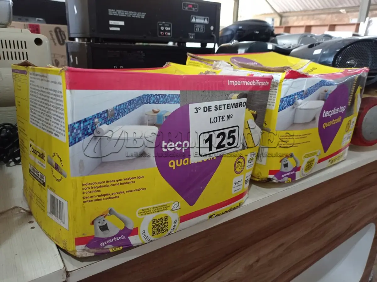 LOTE 125 - 02 CAIXAS DE ARGAMASSA POLIMÉRICA TECPLUS TOP QUARTZOLIT 18KG. (NO ESTADO) ATENÇÃO! FAZER A VISITAÇÃO ANTES DE ARREMATAR, NÃO SABEMOS SE FUNCIONA. LEILÃO NÃO TEM GARANTIA E NEM DEVOLUÇÃO, SUJEITO A POSSÍVEIS AVARIAS VISÍVEIS/OCULTAS E/OU AUSÊNCIA DE COMPONENTES.