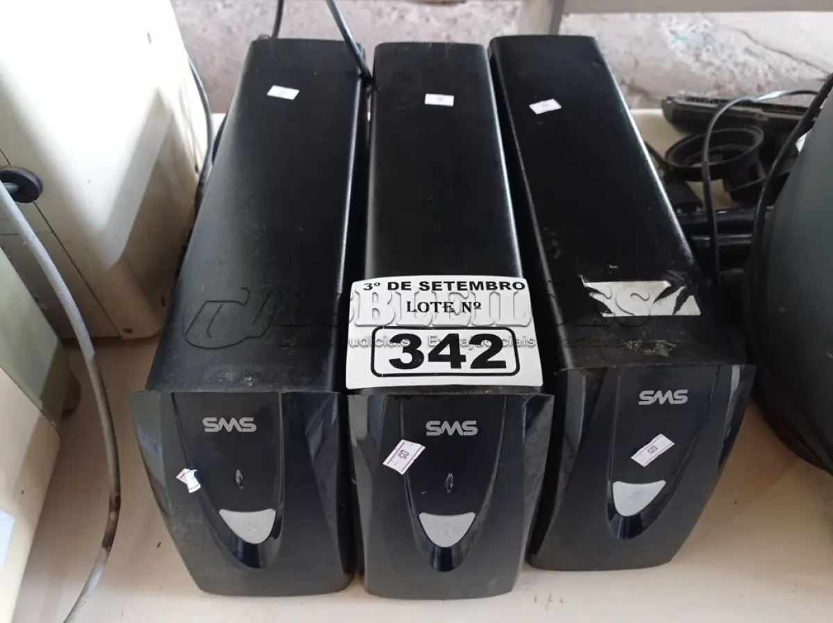 LOTE 342 - 03 NOBREAKS MARCAS SMS 700VA. (NO ESTADO) ATENÇÃO! FAZER A VISITAÇÃO ANTES DE ARREMATAR, NÃO SABEMOS SE FUNCIONA. LEILÃO NÃO TEM GARANTIA E NEM DEVOLUÇÃO, SUJEITO A POSSÍVEIS AVARIAS VISÍVEIS/OCULTAS E/OU AUSÊNCIA DE COMPONENTES.