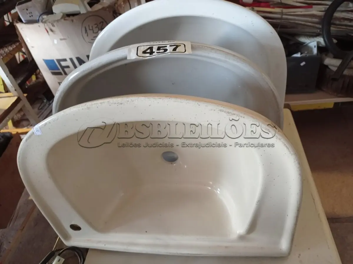 LOTE 457 - 02 CUBAS MARCAS E MODELOS DIVERSOS. (NO ESTADO) ATENÇÃO! FAZER A VISITAÇÃO ANTES DE ARREMATAR, NÃO SABEMOS SE FUNCIONA. LEILÃO NÃO TEM GARANTIA E NEM DEVOLUÇÃO, SUJEITO A POSSÍVEIS AVARIAS VISÍVEIS/OCULTAS E/OU AUSÊNCIA DE COMPONENTES.