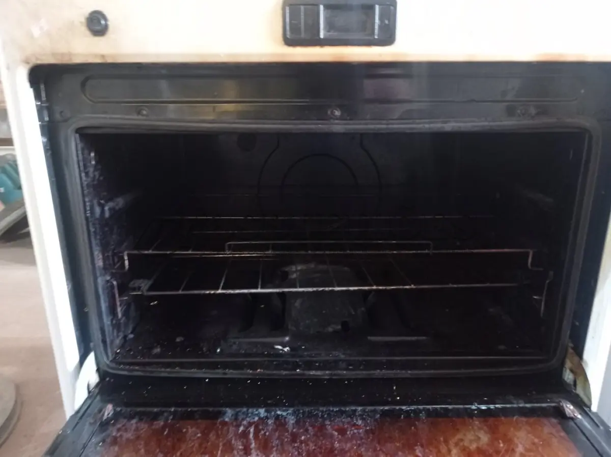 LOTE 204 - 01 FOGÃO A GÁS 05 BOCAS MARCA CÔNSUL INCOMPLETO. (NO ESTADO) ATENÇÃO! FAZER A VISITAÇÃO ANTES DE ARREMATAR, NÃO SABEMOS SE FUNCIONA. LEILÃO NÃO TEM GARANTIA E NEM DEVOLUÇÃO, SUJEITO A POSSÍVEIS AVARIAS VISÍVEIS/OCULTAS E/OU AUSÊNCIA DE COMPONENTES.