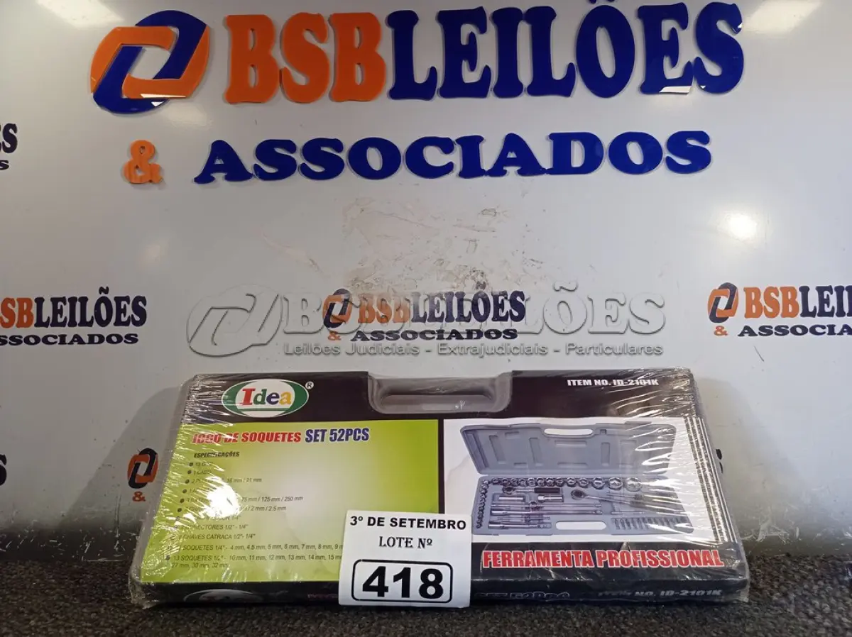 LOTE 418 - 01 JOGO DE SOQUETES SET 52 PEÇAS. (NO ESTADO) ATENÇÃO! FAZER A VISITAÇÃO ANTES DE ARREMATAR, NÃO SABEMOS SE FUNCIONA. LEILÃO NÃO TEM GARANTIA E NEM DEVOLUÇÃO, SUJEITO A POSSÍVEIS AVARIAS VISÍVEIS/OCULTAS E/OU AUSÊNCIA DE COMPONENTES.