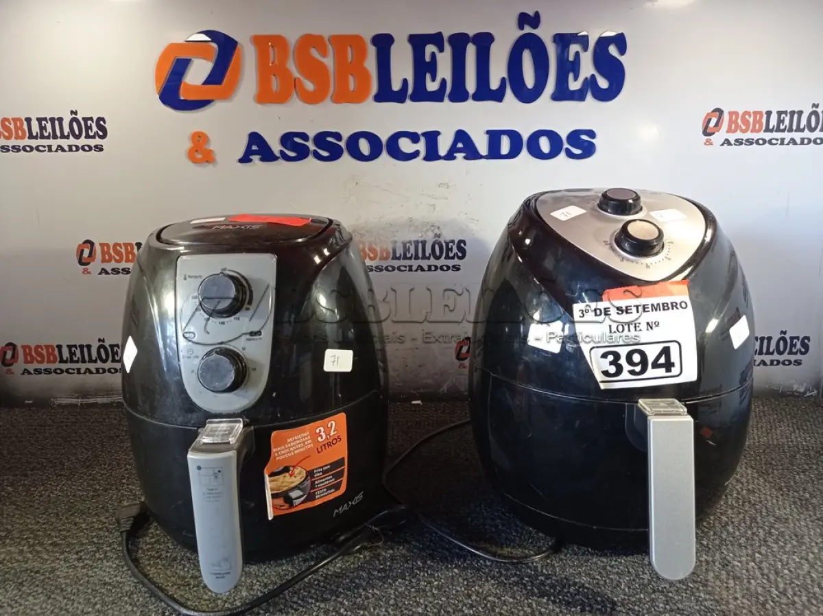 LOTE 394 - 02 FRITADEIRAS AIR FRY MARCAS E MODELOS DIVERSOS 220V. (NO ESTADO) ATENÇÃO! FAZER A VISITAÇÃO ANTES DE ARREMATAR, NÃO SABEMOS SE FUNCIONA. LEILÃO NÃO TEM GARANTIA E NEM DEVOLUÇÃO, SUJEITO A POSSÍVEIS AVARIAS VISÍVEIS/OCULTAS E/OU AUSÊNCIA DE COMPONENTES.