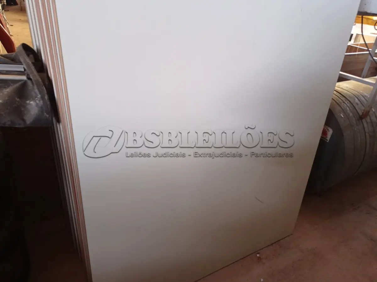 LOTE 464 - 10 PAINÉIS DE DIVISÓRIA 2,14M X 1,20M. (NO ESTADO) ATENÇÃO! FAZER A VISITAÇÃO ANTES DE ARREMATAR, NÃO SABEMOS SE FUNCIONA. LEILÃO NÃO TEM GARANTIA E NEM DEVOLUÇÃO, SUJEITO A POSSÍVEIS AVARIAS VISÍVEIS/OCULTAS E/OU AUSÊNCIA DE COMPONENTES.