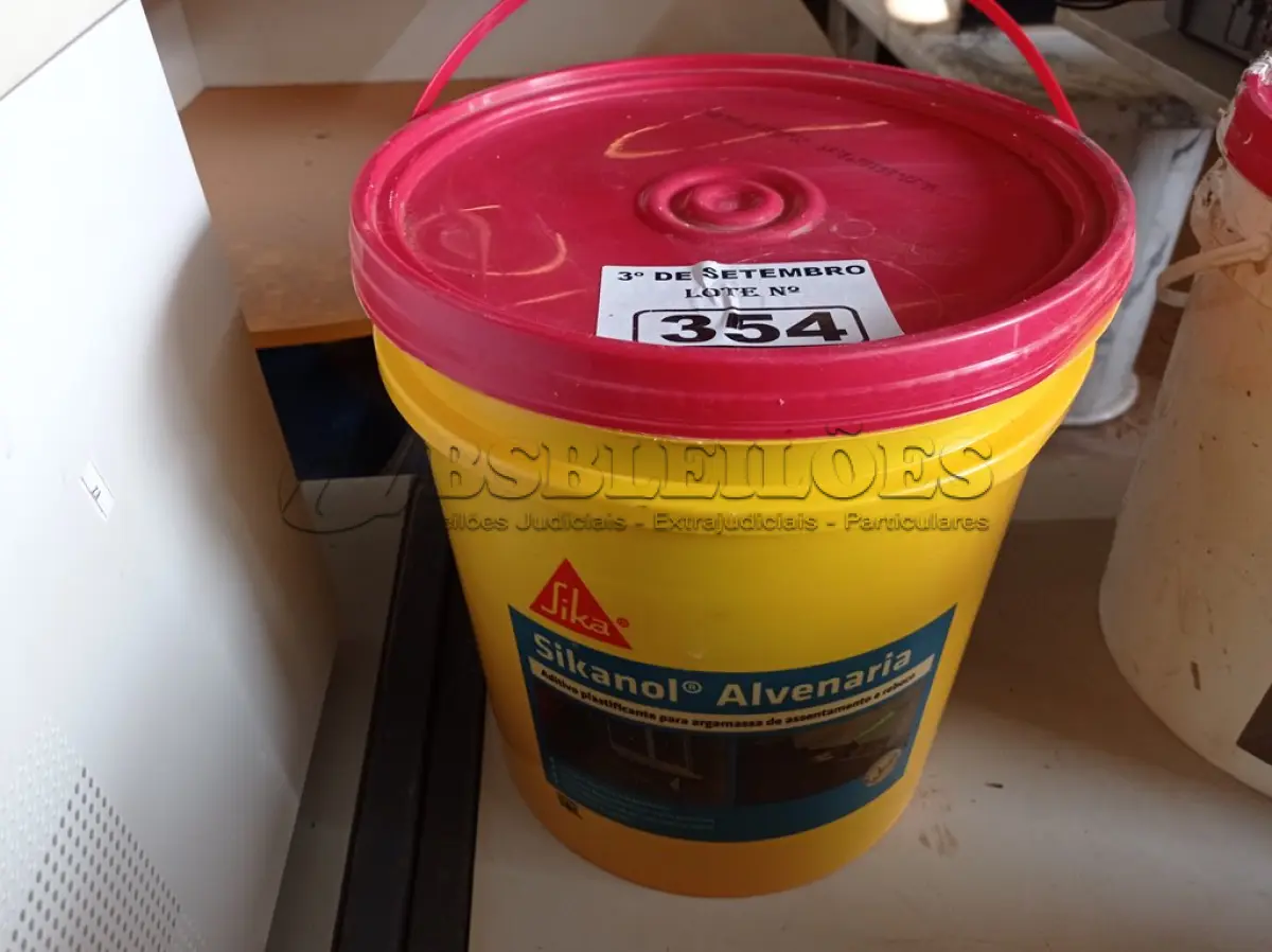 LOTE 354 - 01 BALDE DE SIKANOL ALVENARIA, ADITIVO PLASTIFICANTE PARA ARGAMASSA DE ASSENTAMENTO E REBOCO 18L. (NO ESTADO) ATENÇÃO! FAZER A VISITAÇÃO ANTES DE ARREMATAR, NÃO SABEMOS SE FUNCIONA. LEILÃO NÃO TEM GARANTIA E NEM DEVOLUÇÃO, SUJEITO A POSSÍVEIS AVARIAS VISÍVEIS/OCULTAS E/OU AUSÊNCIA DE COMPONENTES.