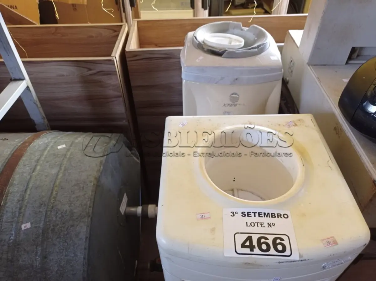 LOTE 466 - 02 BEBEDOUROS PARA GARRAFÃO MARCAS E MODELOS DIVERSOS. (NO ESTADO) ATENÇÃO! FAZER A VISITAÇÃO ANTES DE ARREMATAR, NÃO SABEMOS SE FUNCIONA. LEILÃO NÃO TEM GARANTIA E NEM DEVOLUÇÃO, SUJEITO A POSSÍVEIS AVARIAS VISÍVEIS/OCULTAS E/OU AUSÊNCIA DE COMPONENTES.