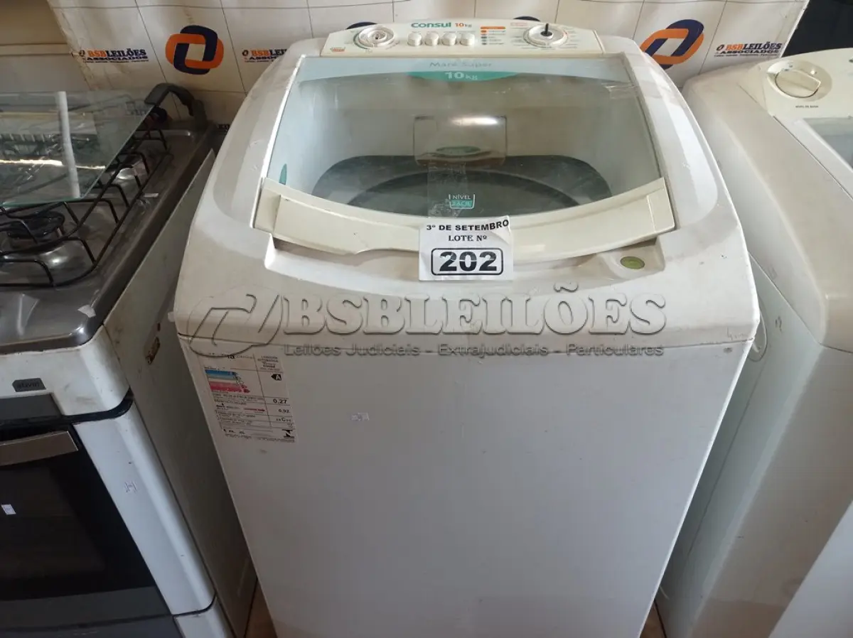 LOTE 202 - 01 MÁQUINA DE LAVAR ROUPAS MARCA CÔNSUL CAPACIDADE 10KG. (NO ESTADO) ATENÇÃO! FAZER A VISITAÇÃO ANTES DE ARREMATAR, NÃO SABEMOS SE FUNCIONA. LEILÃO NÃO TEM GARANTIA E NEM DEVOLUÇÃO, SUJEITO A POSSÍVEIS AVARIAS VISÍVEIS/OCULTAS E/OU AUSÊNCIA DE COMPONENTES.