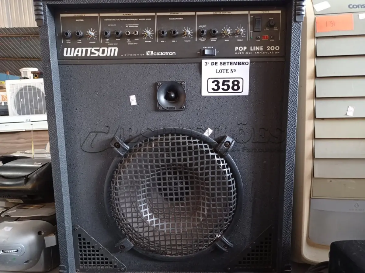 LOTE 358 - 01 CAIXA DE SOM AMPLIFICADA MARCA WATTISOM MODELO POP LINE 200. (NO ESTADO) ATENÇÃO! FAZER A VISITAÇÃO ANTES DE ARREMATAR, NÃO SABEMOS SE FUNCIONA. LEILÃO NÃO TEM GARANTIA E NEM DEVOLUÇÃO, SUJEITO A POSSÍVEIS AVARIAS VISÍVEIS/OCULTAS E/OU AUSÊNCIA DE COMPONENTES.