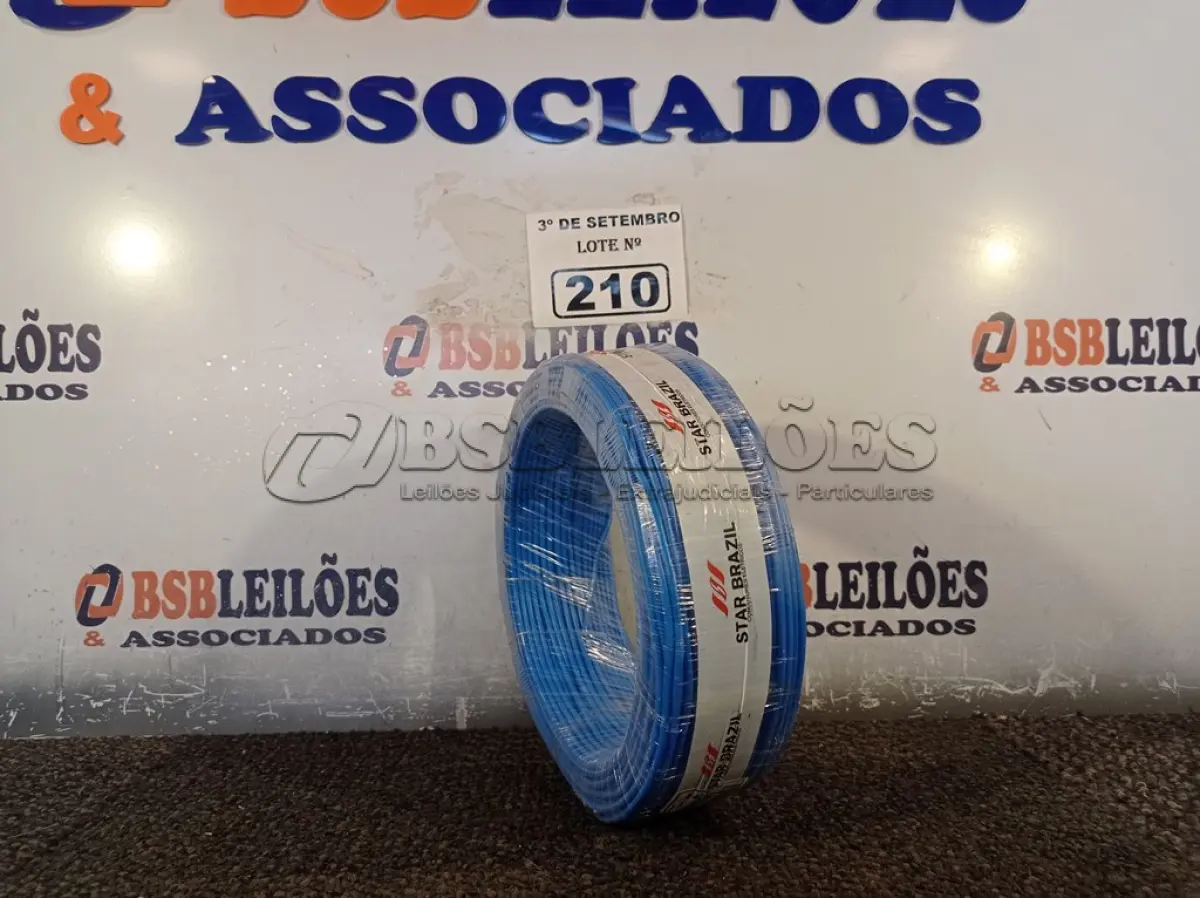 LOTE 210 - 01 ROLO DE CABO FLEXÍVEL 100M, 2,5MM NA COR AZUL. (NO ESTADO) ATENÇÃO! FAZER A VISITAÇÃO ANTES DE ARREMATAR, NÃO SABEMOS SE FUNCIONA. LEILÃO NÃO TEM GARANTIA E NEM DEVOLUÇÃO, SUJEITO A POSSÍVEIS AVARIAS VISÍVEIS/OCULTAS E/OU AUSÊNCIA DE COMPONENTES.