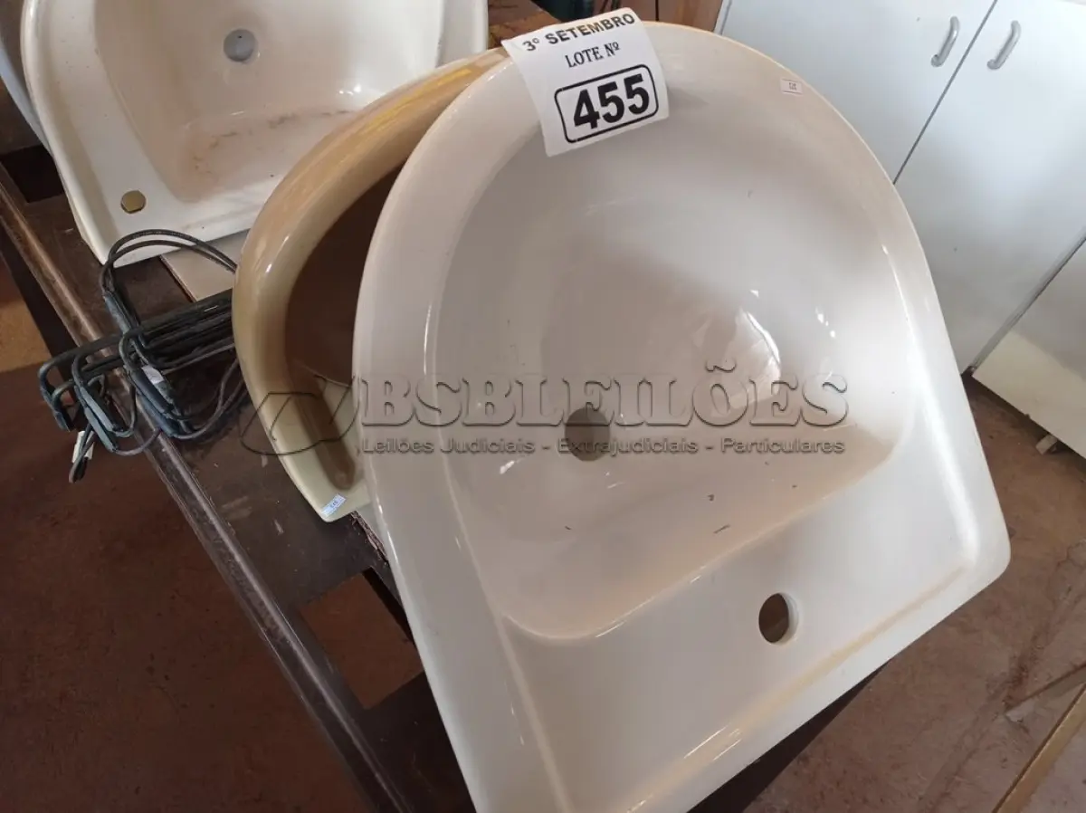 LOTE 455 - 02 CUBAS MARCAS E MODELOS DIVERSOS. (NO ESTADO) ATENÇÃO! FAZER A VISITAÇÃO ANTES DE ARREMATAR, NÃO SABEMOS SE FUNCIONA. LEILÃO NÃO TEM GARANTIA E NEM DEVOLUÇÃO, SUJEITO A POSSÍVEIS AVARIAS VISÍVEIS/OCULTAS E/OU AUSÊNCIA DE COMPONENTES.