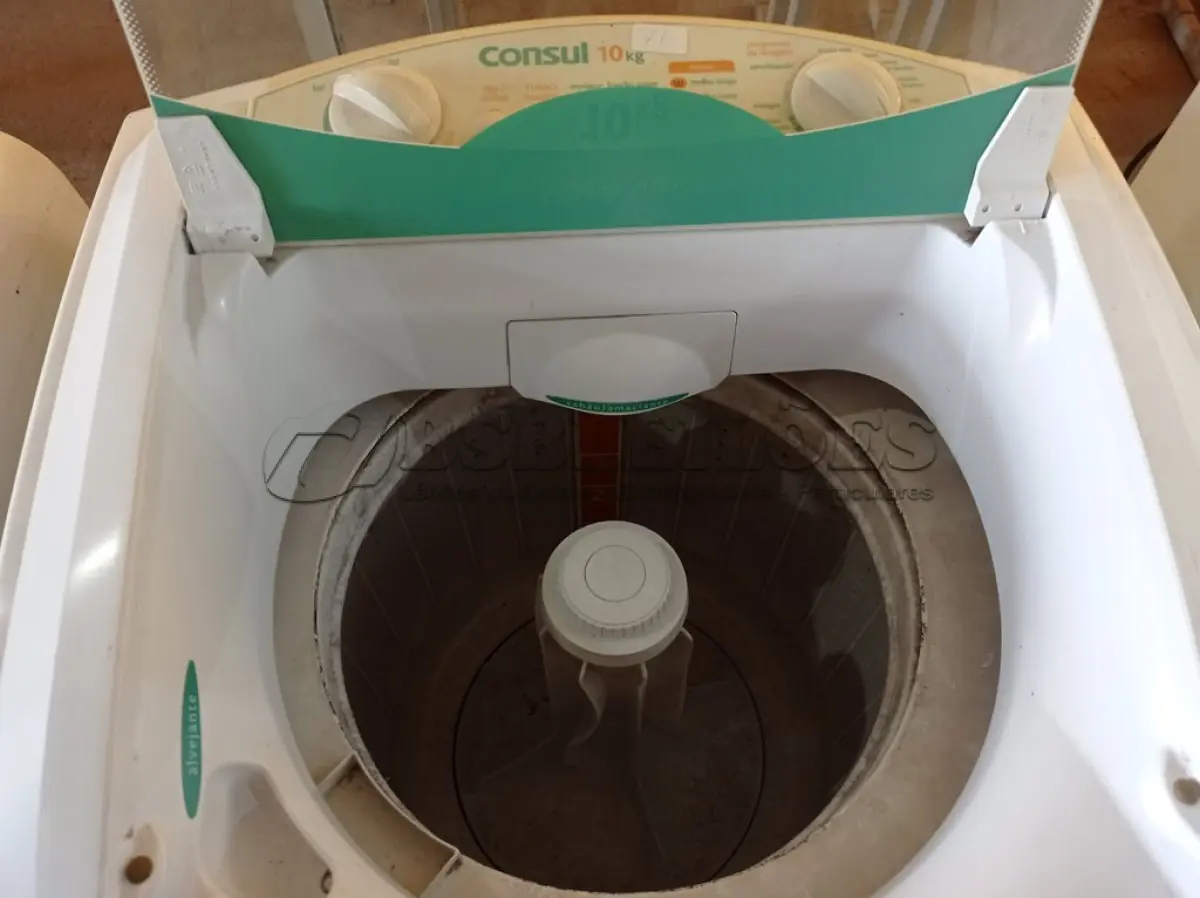 LOTE 309 - 01 MÁQUINA DE LAVAR ROUPAS MARCA CÔNSUL CAPACIDADE 10KG 220V. (NO ESTADO) ATENÇÃO! FAZER A VISITAÇÃO ANTES DE ARREMATAR, NÃO SABEMOS SE FUNCIONA. LEILÃO NÃO TEM GARANTIA E NEM DEVOLUÇÃO, SUJEITO A POSSÍVEIS AVARIAS VISÍVEIS/OCULTAS E/OU AUSÊNCIA DE COMPONENTES.