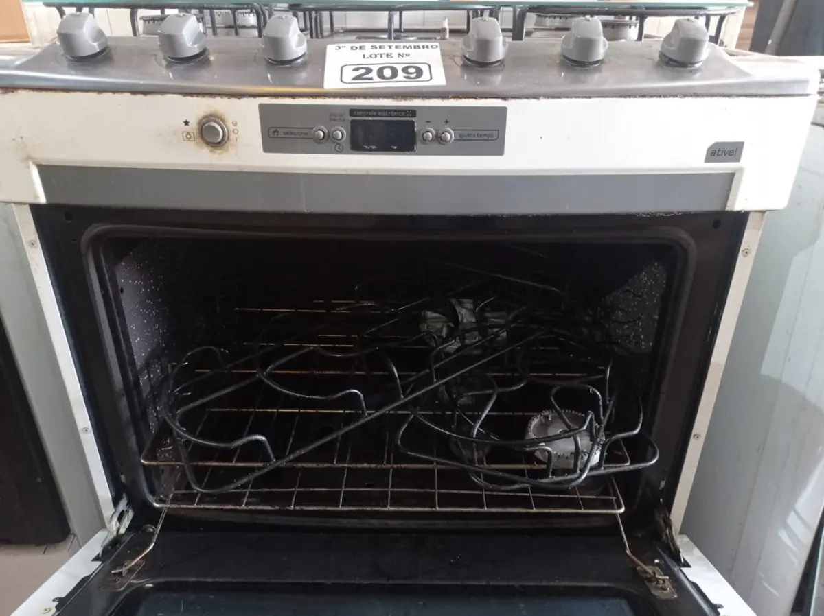 LOTE 209 - 01 FOGÃO A GÁS 05 BOCAS MARCA BRASTEMP INCOMPLETO. (NO ESTADO) ATENÇÃO! FAZER A VISITAÇÃO ANTES DE ARREMATAR, NÃO SABEMOS SE FUNCIONA. LEILÃO NÃO TEM GARANTIA E NEM DEVOLUÇÃO, SUJEITO A POSSÍVEIS AVARIAS VISÍVEIS/OCULTAS E/OU AUSÊNCIA DE COMPONENTES.