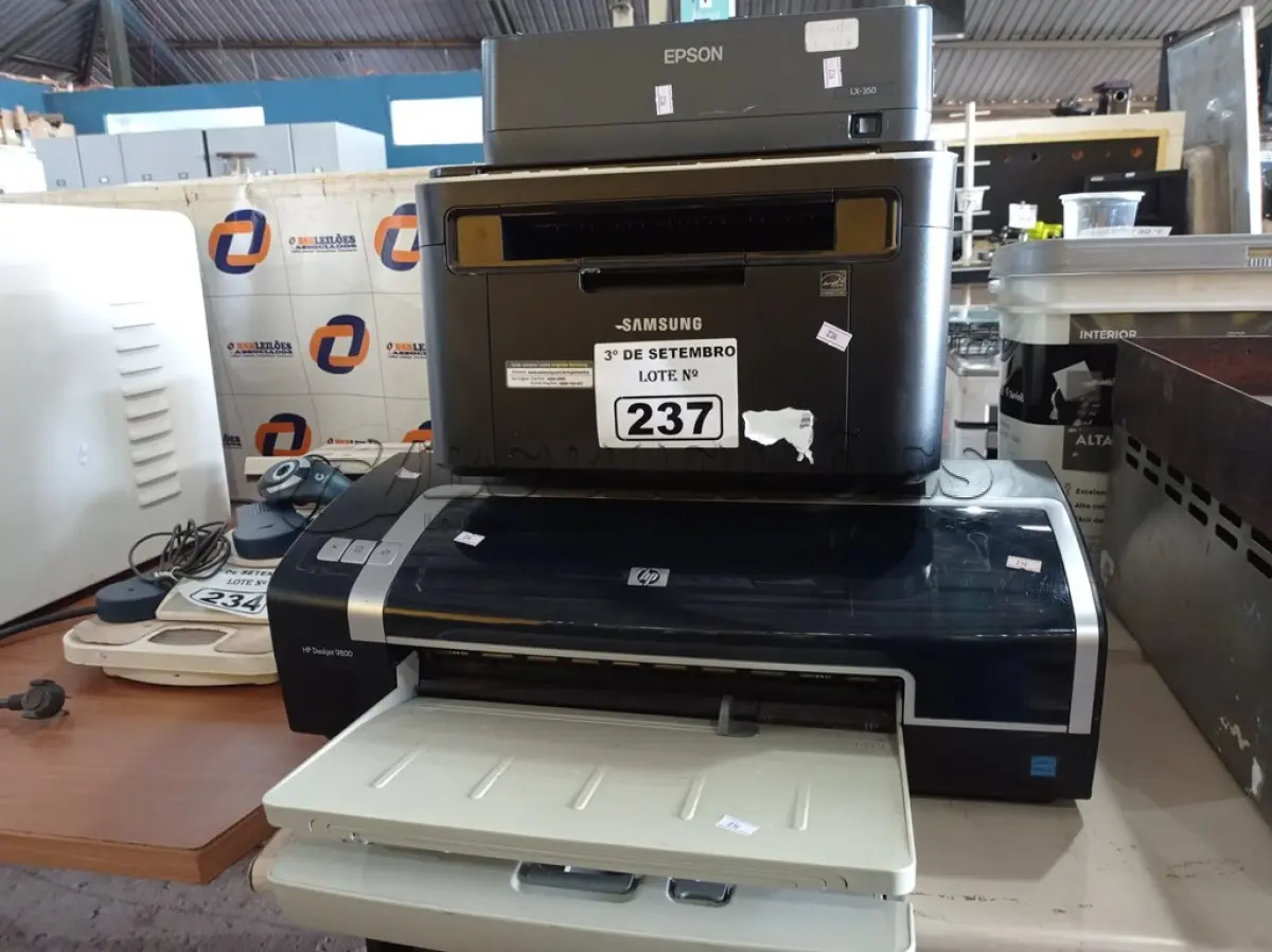 LOTE 237 - 05 IMPRESSORAS MARCAS E MODELOS DIVERSOS. (NO ESTADO) ATENÇÃO! FAZER A VISITAÇÃO ANTES DE ARREMATAR, NÃO SABEMOS SE FUNCIONA. LEILÃO NÃO TEM GARANTIA E NEM DEVOLUÇÃO, SUJEITO A POSSÍVEIS AVARIAS VISÍVEIS/OCULTAS E/OU AUSÊNCIA DE COMPONENTES.
