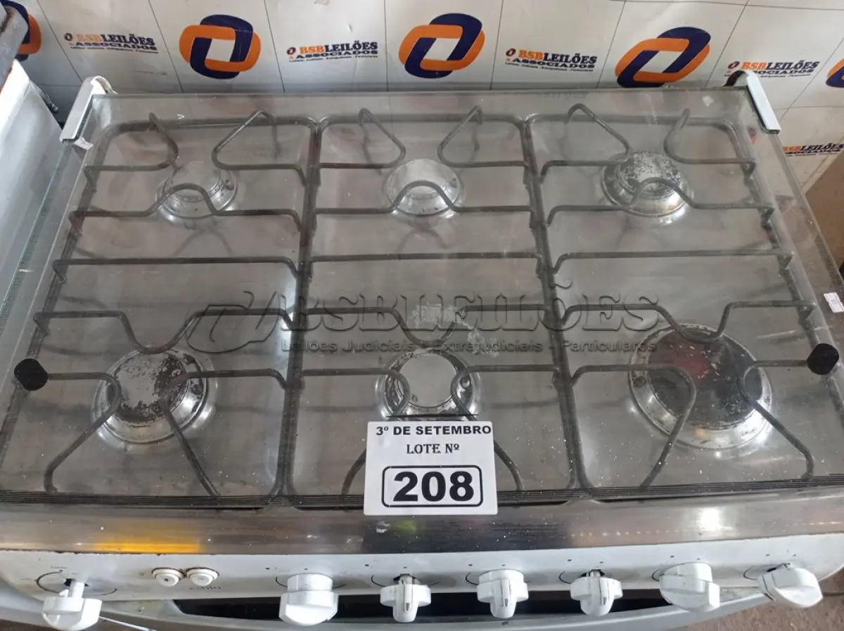 LOTE 208 - 01 FOGÃO A GÁS 06 BOCAS MARCA DAKO INCOMPLETO. (NO ESTADO) ATENÇÃO! FAZER A VISITAÇÃO ANTES DE ARREMATAR, NÃO SABEMOS SE FUNCIONA. LEILÃO NÃO TEM GARANTIA E NEM DEVOLUÇÃO, SUJEITO A POSSÍVEIS AVARIAS VISÍVEIS/OCULTAS E/OU AUSÊNCIA DE COMPONENTES.