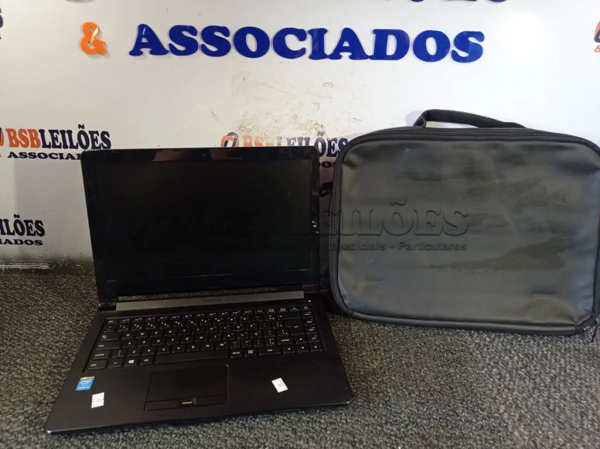 LOTE 405 - 01 NOTEBOOK POSITIVO COM PASTA. (NO ESTADO) ATENÇÃO! FAZER A VISITAÇÃO ANTES DE ARREMATAR, NÃO SABEMOS SE FUNCIONA. LEILÃO NÃO TEM GARANTIA E NEM DEVOLUÇÃO, SUJEITO A POSSÍVEIS AVARIAS VISÍVEIS/OCULTAS E/OU AUSÊNCIA DE COMPONENTES.