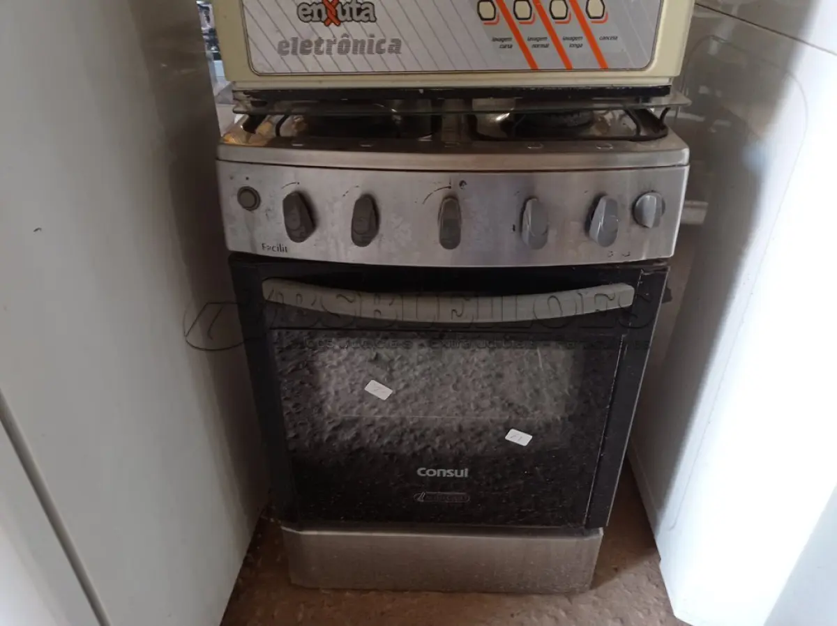 LOTE 333 - 01 FOGÃO A GÁS 04 BOCAS MARCA CÔNSUL E 01 LAVA LOUÇAS MARCA ENXUTA. (NO ESTADO) ATENÇÃO! FAZER A VISITAÇÃO ANTES DE ARREMATAR, NÃO SABEMOS SE FUNCIONA. LEILÃO NÃO TEM GARANTIA E NEM DEVOLUÇÃO, SUJEITO A POSSÍVEIS AVARIAS VISÍVEIS/OCULTAS E/OU AUSÊNCIA DE COMPONENTES.