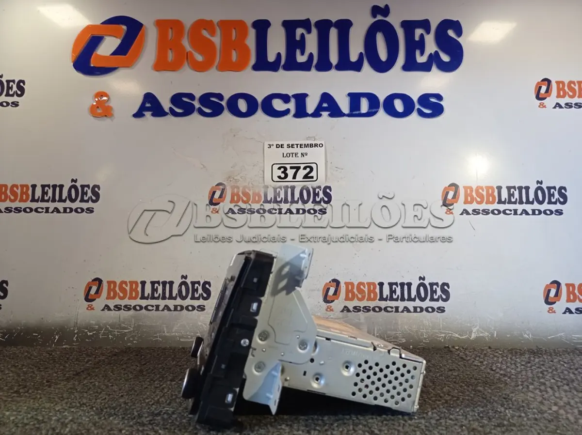 LOTE 372 - 01 CENTRAL MULTIMIDIA DO HYUNDAI CRETA. (NO ESTADO) ATENÇÃO! FAZER A VISITAÇÃO ANTES DE ARREMATAR, NÃO SABEMOS SE FUNCIONA. LEILÃO NÃO TEM GARANTIA E NEM DEVOLUÇÃO, SUJEITO A POSSÍVEIS AVARIAS VISÍVEIS/OCULTAS E/OU AUSÊNCIA DE COMPONENTES.