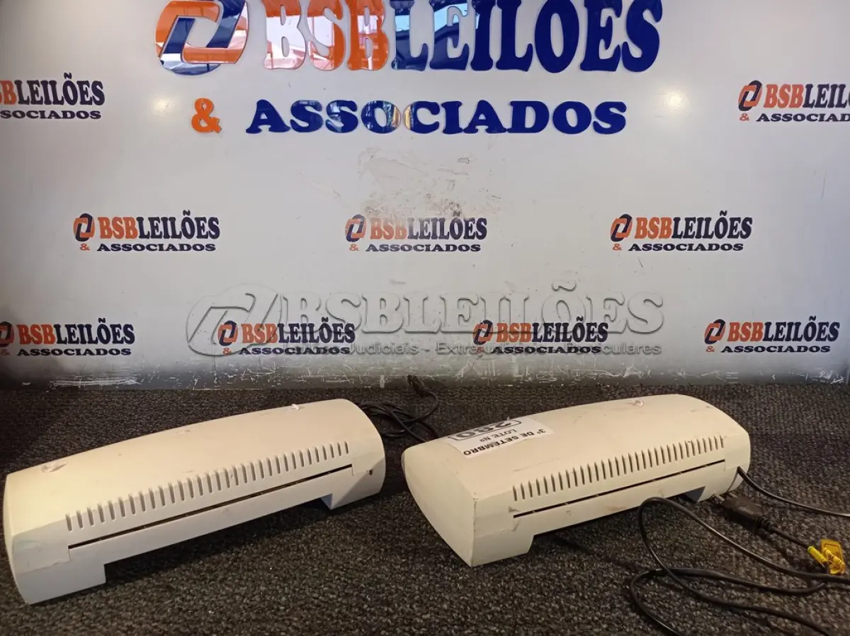 LOTE 280 - 02 PLASTIFICADORAS. (NO ESTADO) ATENÇÃO! FAZER A VISITAÇÃO ANTES DE ARREMATAR, NÃO SABEMOS SE FUNCIONA. LEILÃO NÃO TEM GARANTIA E NEM DEVOLUÇÃO, SUJEITO A POSSÍVEIS AVARIAS VISÍVEIS/OCULTAS E/OU AUSÊNCIA DE COMPONENTES.